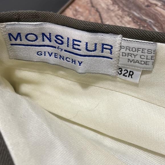 Dress pants $15 - Picture 2 of 3